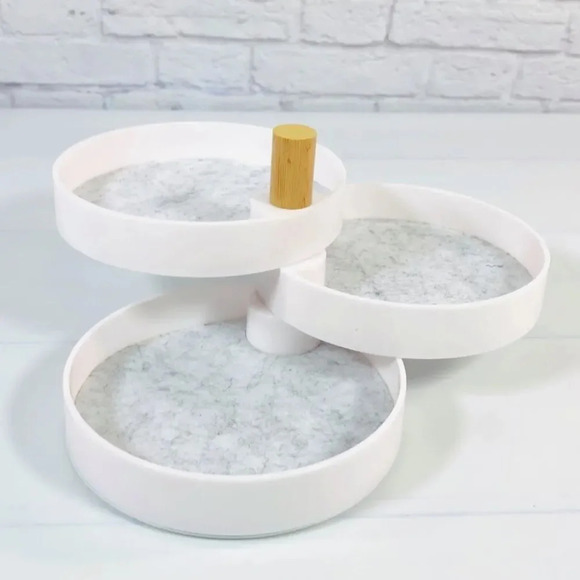 The 2BANDITS 3 tiered jewelry holder - Picture 1 of 3